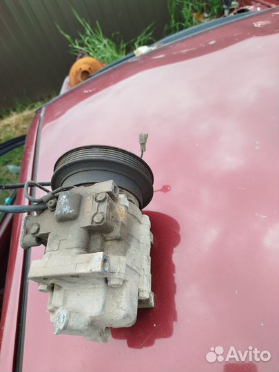 Компрессор кондиционера Mazda 626