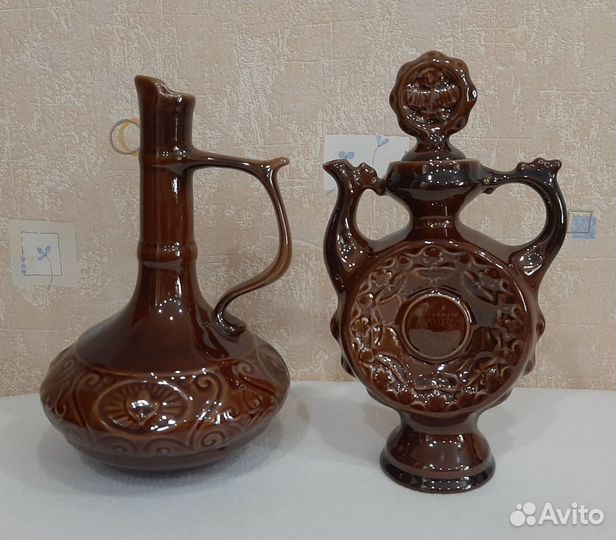 Глиняный кувшин для вина