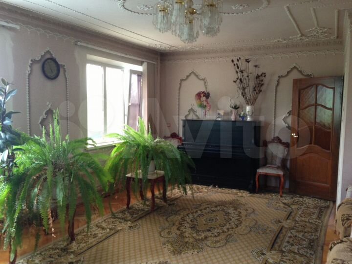 Дом 305,9 м² на участке 9 сот.