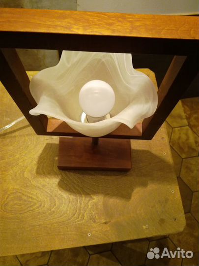 Лампа настольная