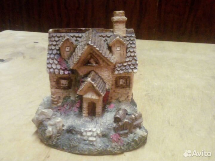 Статуэтка домик