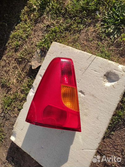 Фонарь задний левый на renault logan 1