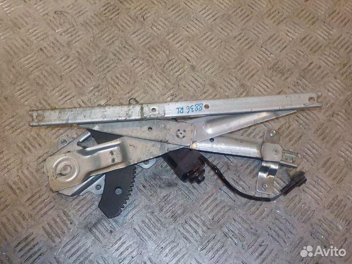 Стеклоподъемник электрический задний левый Ssang