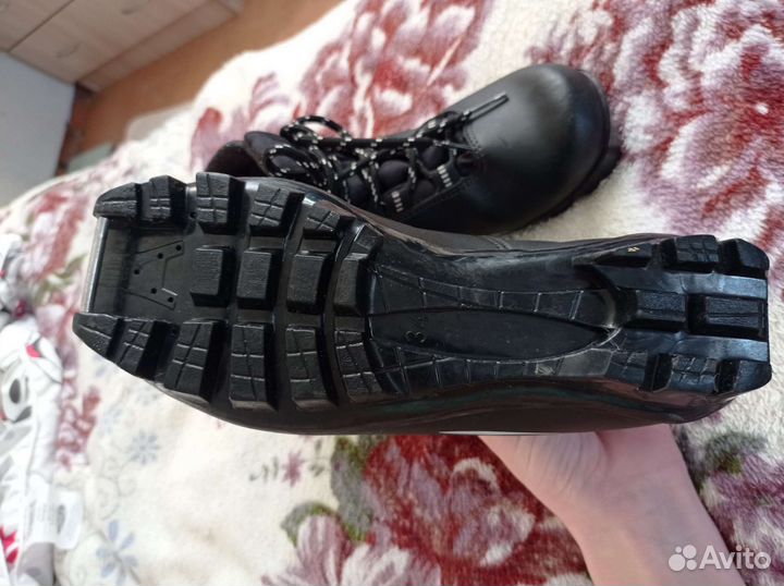 Лыжные ботинки