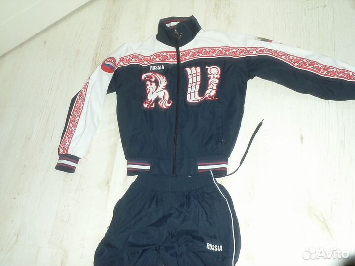 Костюм спортивный детский на 8-11 лет б/у