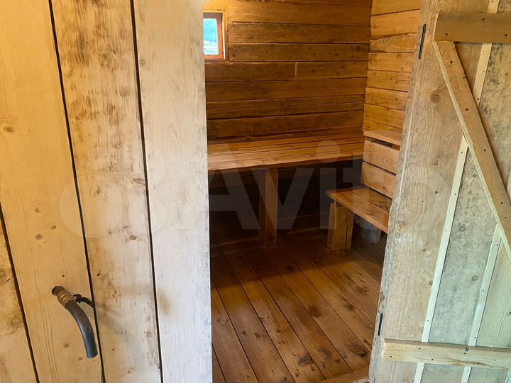 Дом 10 м² на участке 16 сот.