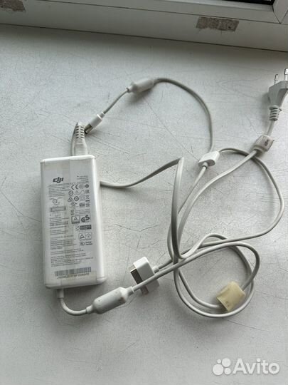 Оригинальное зарядное устройство phantom 4 pro
