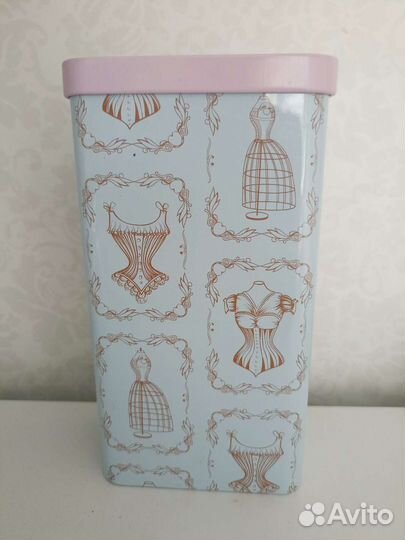 Коробка банка жестяная