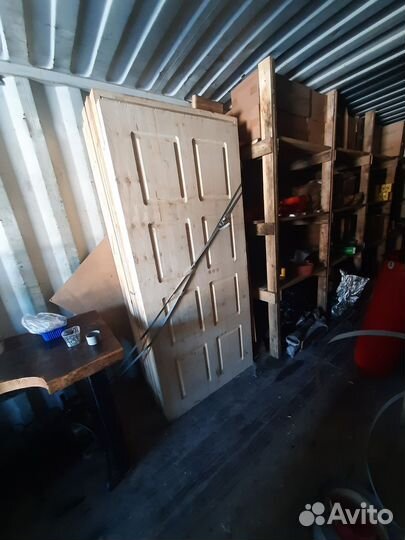 Дверь из массива