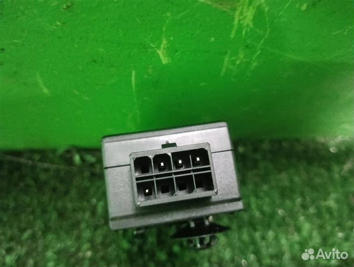 Реле обогрева сидений Ford Focus 3 (CB8) 2015