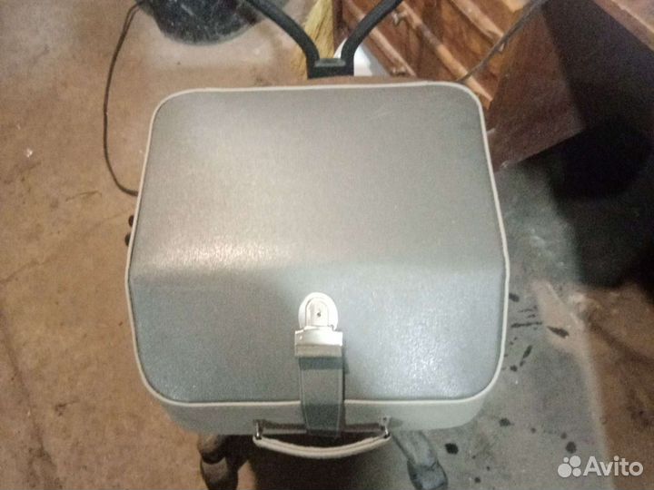 Печатная пишущая машинка