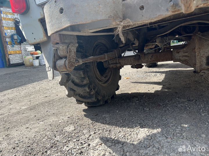 Бодрый УАЗ в разбор