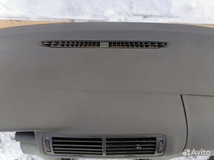 Панель приборов (торпедо ) Volkswagen Passat B5