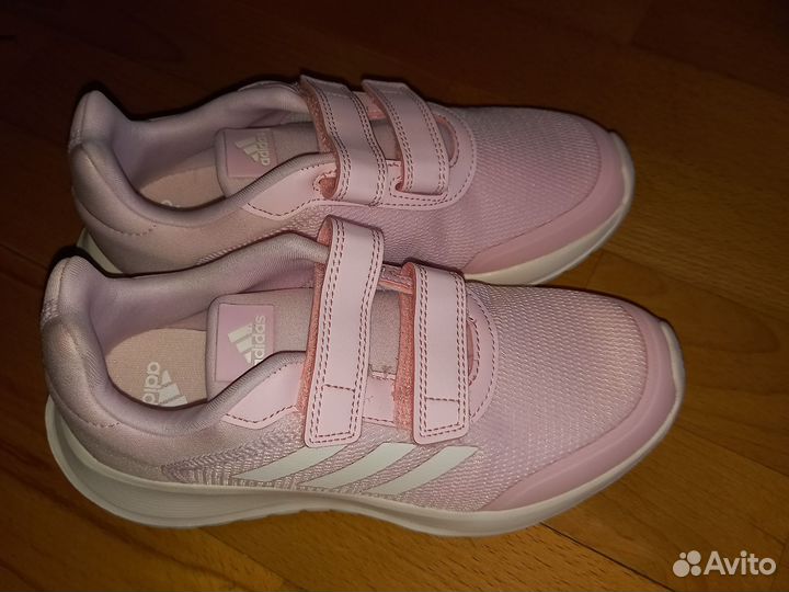 Кроссовки Adidas новые