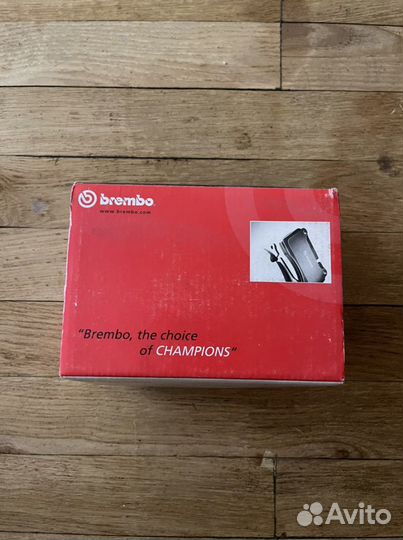 Колодки тормозные передние brembo P85137