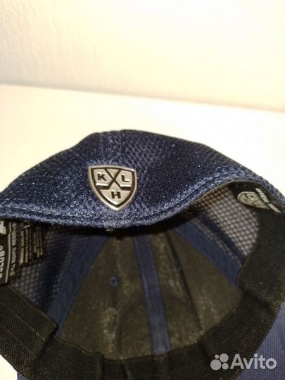 Бейсболка с символикой хоккейного клуба 