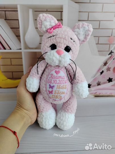 Вязанный котенок