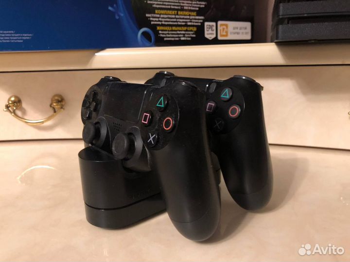 Sony PlayStation 4 Pro 1 TB с PS+Deluxe на 2 года