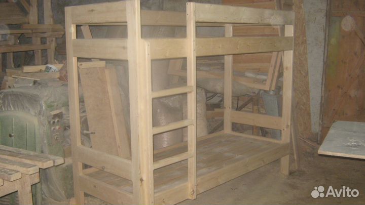 Кровати деревяннные