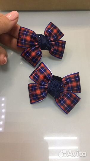 Броши школьные