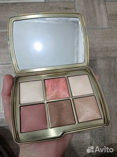 Hourglass палетка дракон