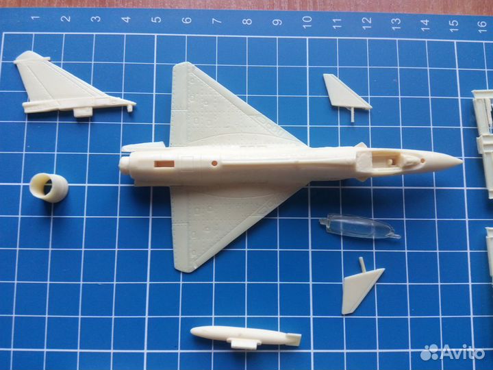 J-10B 1/144 Сборная модель