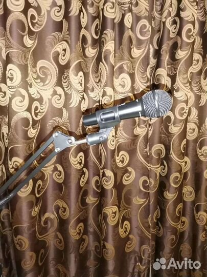 Стойка для микрофона, пантограф