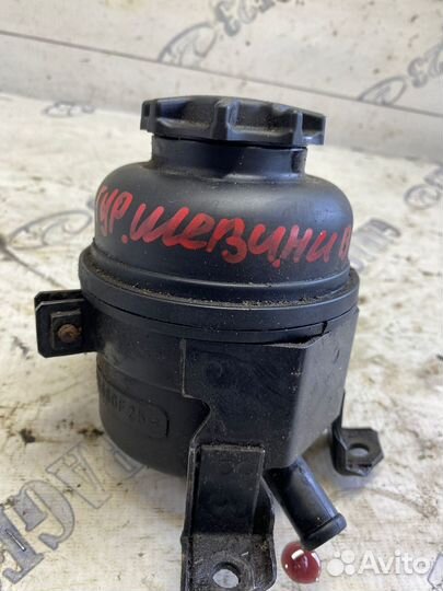 Бачок гур Chevrolet Niva