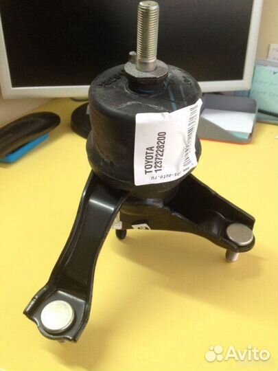 Опора двигателя левая Toyota Camry V40 2azfe