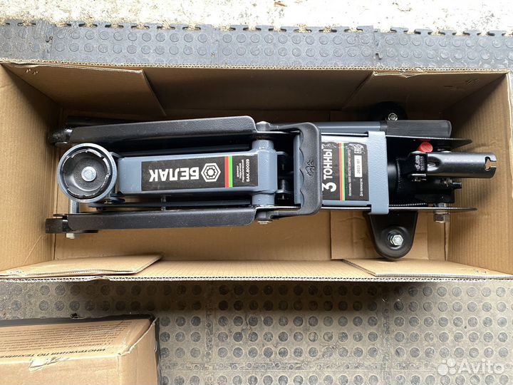 Домкрат подкатной 3 тонны белак