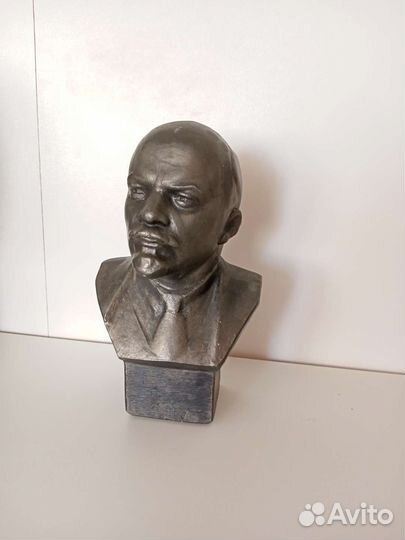 Бюст Ленина