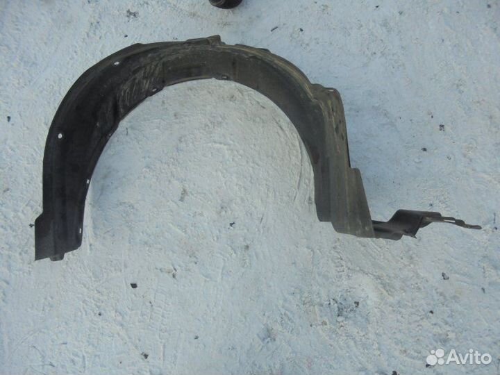 Подкрылок передний левый Toyota Corolla Fielder