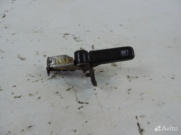 Ручка открывания лючка бака Nissan Primera P12