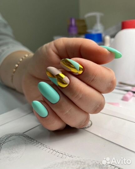 Маникюр педикюр