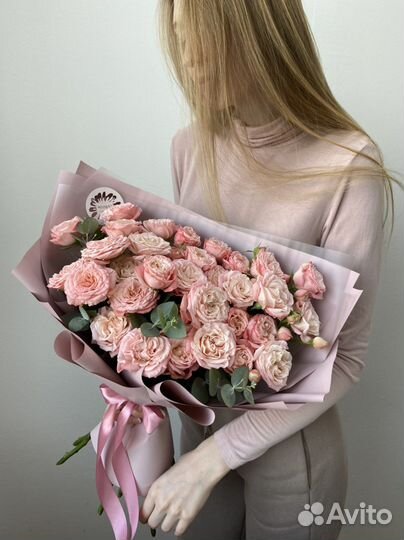 Букет пионовидных роз от