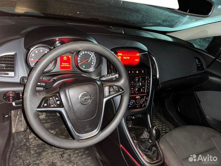 Безопасность Opel Astra J