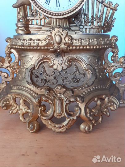 Часы настольные,каминные 