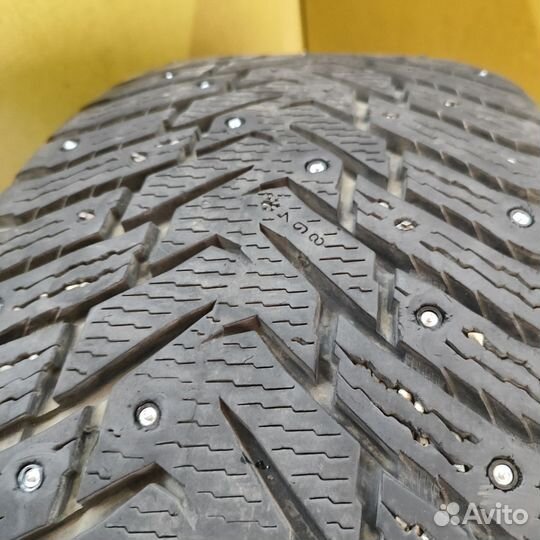 Nokian Tyres Hakkapeliitta 8 SUV 265/50 R20 111T