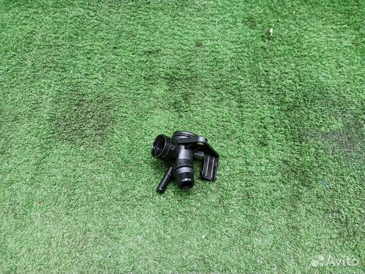 Фланец системы охлаждения Audi Volkswagen VAG