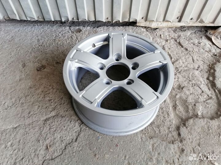 Диск литой r15 Chevrolet Niva