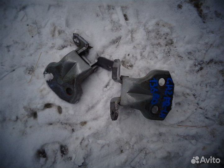 Петля двери передняя правая Subaru Impreza GH2