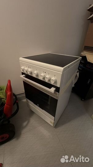 Плита электрическая electrolux