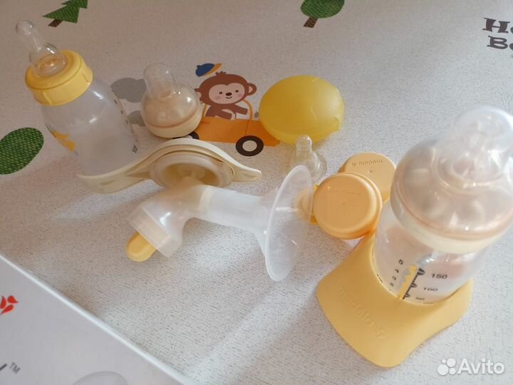 Medela Harmony молокоотсос + соски + бутылочка