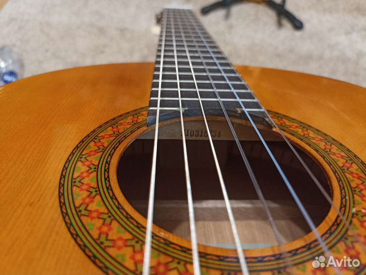 Классическая гитара yamaha
