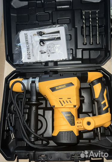 Перфоратор Dewalt 1500W с набором буров