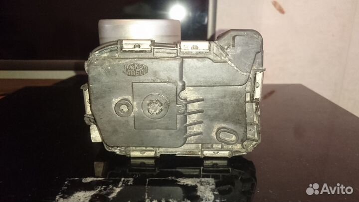 Дросельная заслонка