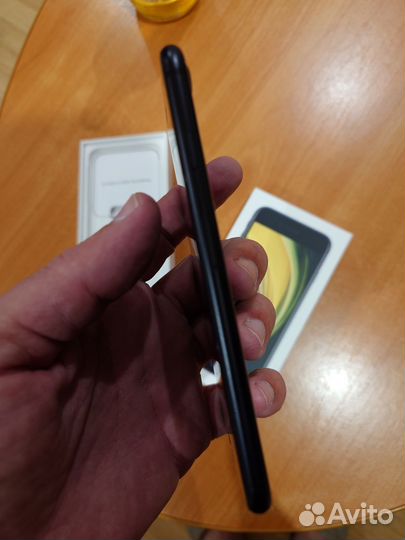 iPhone SE (2020), 128 ГБ