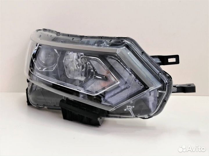 Б/У Б/У Фара правая 26010HV00B10019009 nissan
