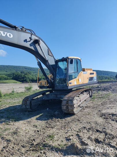 Гусеничный экскаватор Volvo EC300DL, 2013