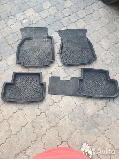 Автомобильные коврики резиновые